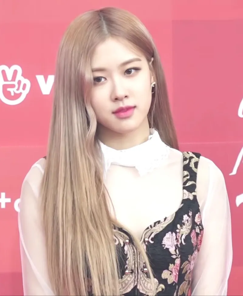 Rose (Roseanne Park) - most beautiful woman in South Korea
